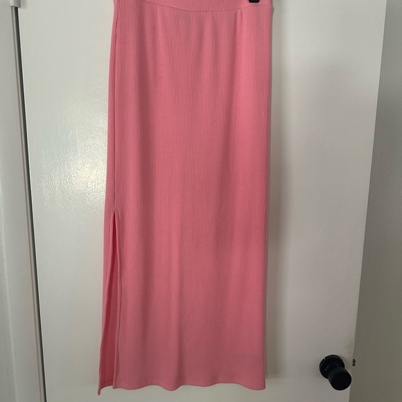 Rib Knit Pink Maxi Skirt​ - Picture 2 of 3
